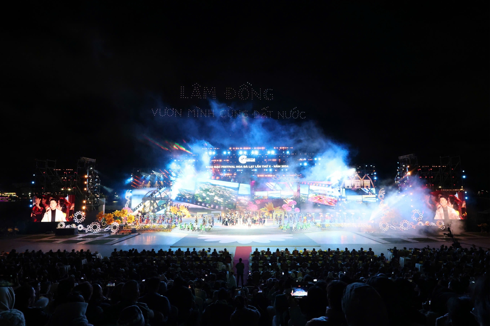 Da Lat blossoms in colors: The grand opening of the 2024 Flower Festival