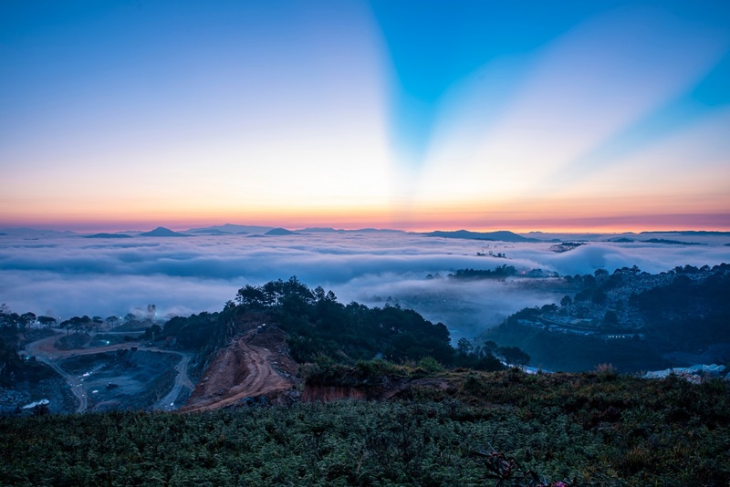 Discover the majestic beauty of Langbiang mountain in Da Lat, Vietnam
