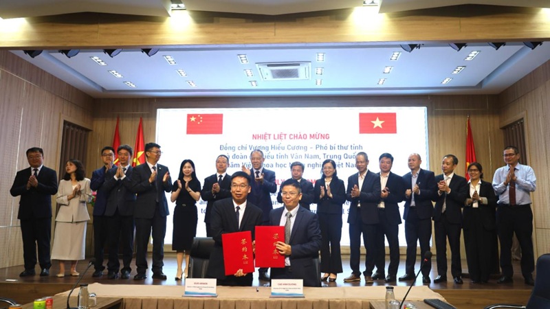 Vietnam - China strengthen cooperation in agriculture and environment