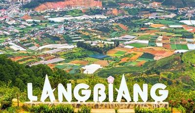 Discover the majestic beauty of Langbiang mountain in Da Lat, Vietnam