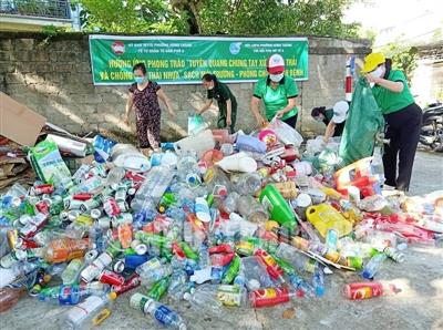 Identifying challenges and proposing solutions for Plastic Smart Cities Program in Vietnam