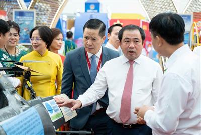 Scientific and technological highlights of the Agriculture and Environment sector at the exhibition on 80 years of national achievements